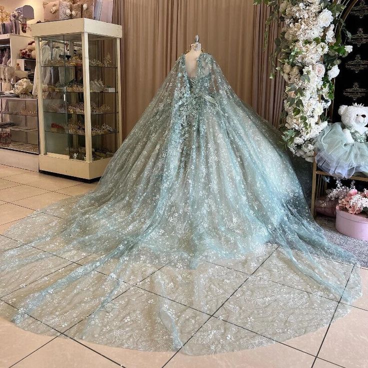 Shiny Quinceanera Dress Ball Gown Lace Beaded Tulle Backless Sweet 16 Dress fg7216