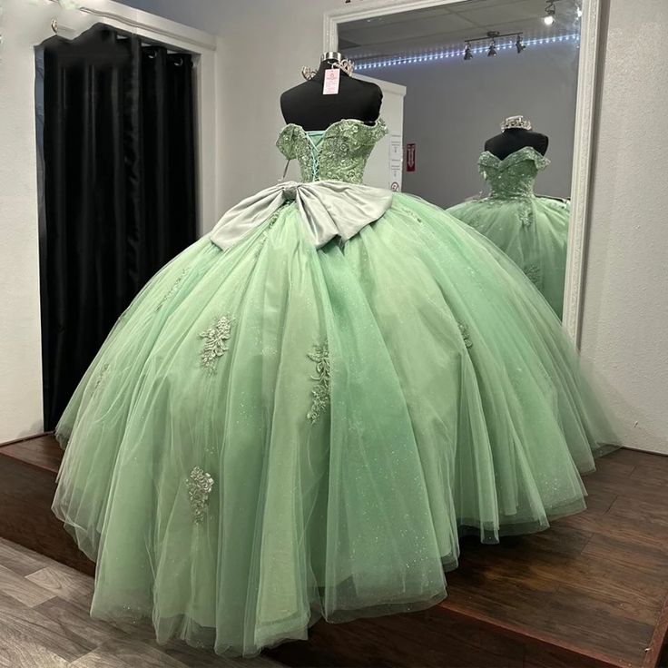 Luxury Sage Green Mexican Quinceanera Dresses Applique Lace Prom Gown fg6685