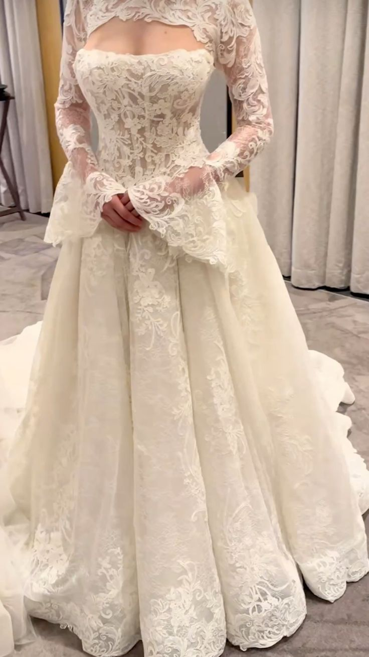 Lace Ivory Wedding Dress With Long Sleeves Classy Wedding Gown fg8435