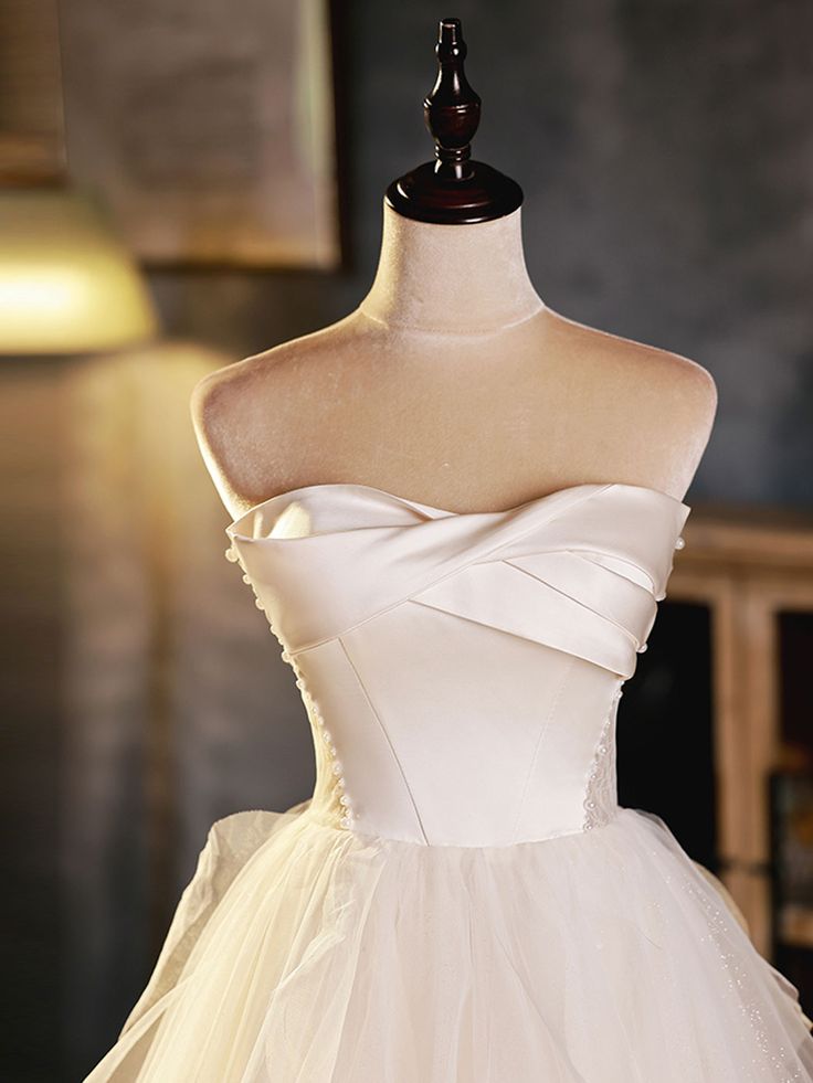 White Sweetheart Neck Tulle Short Prom Dress, Light Champagne Homecoming Dress fg5385