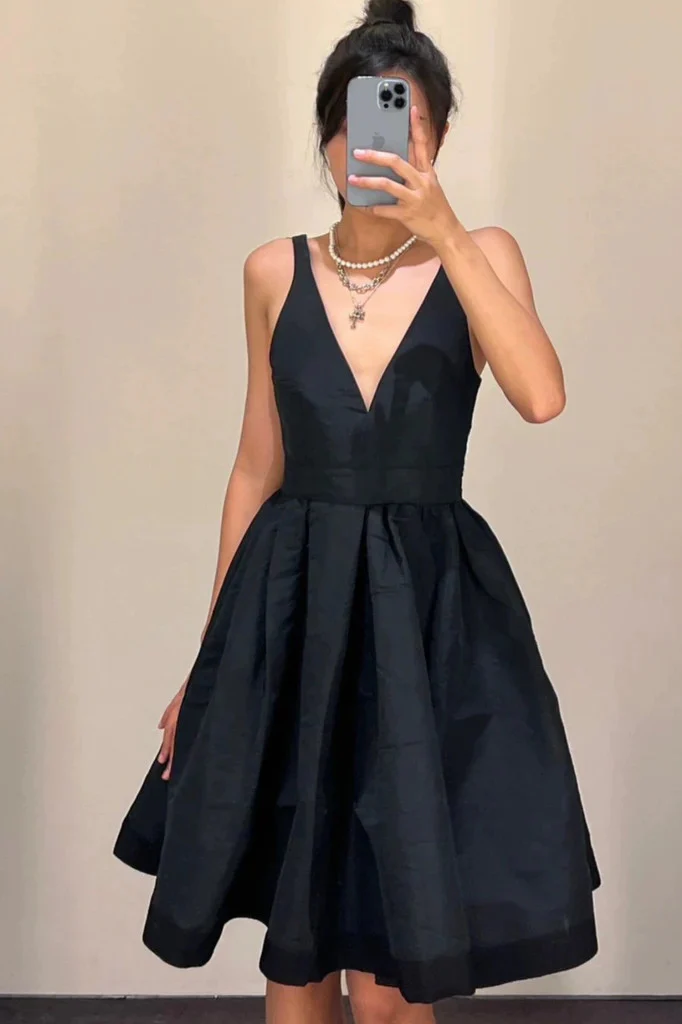 V Neck Black Backless Satin Short Prom Dresses, Open Back V Neck Short Black Formal Evening Homecoming Graduation Dresses fg6031