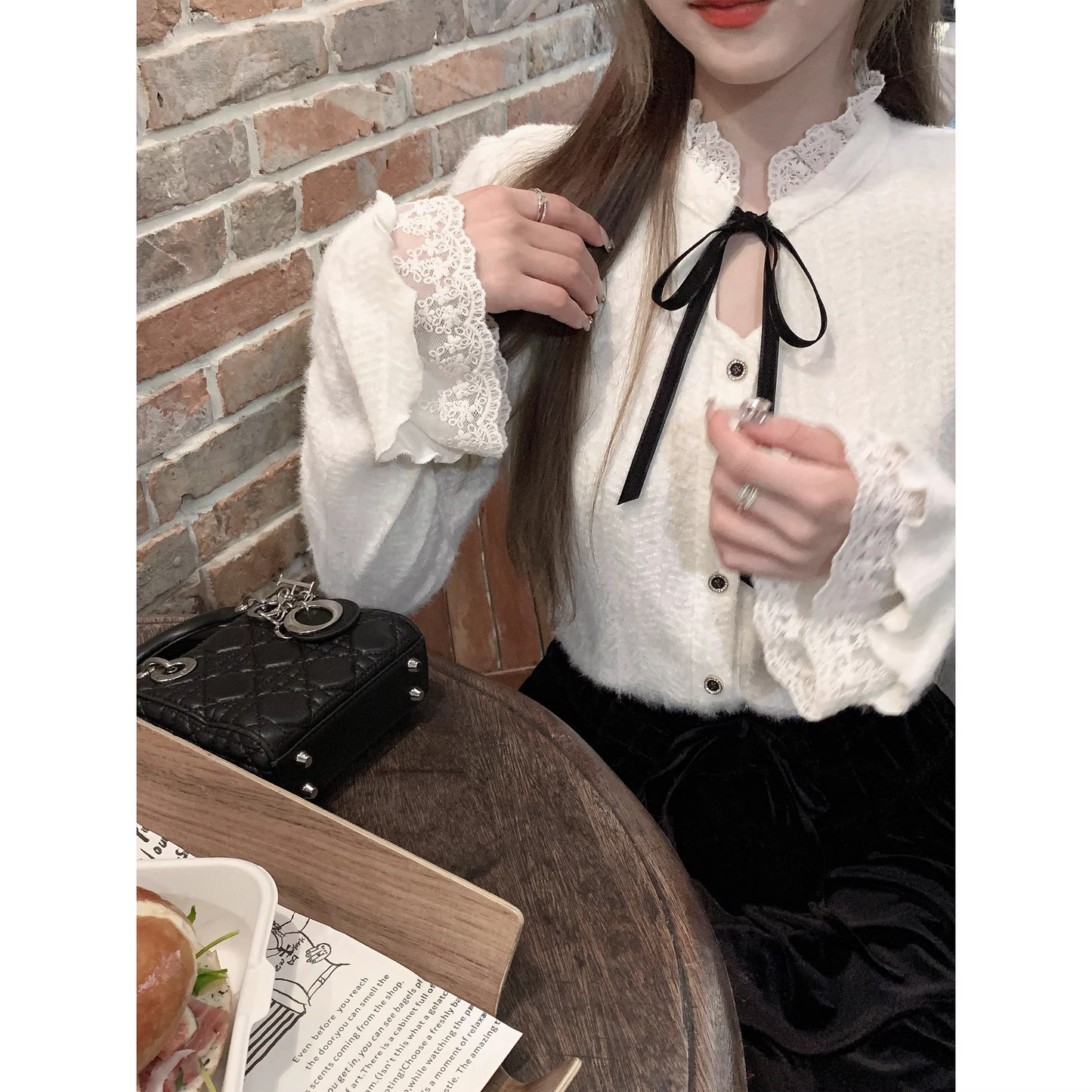 Women's Autumn/Winter Lace Brushed Fleece Inner Top A65