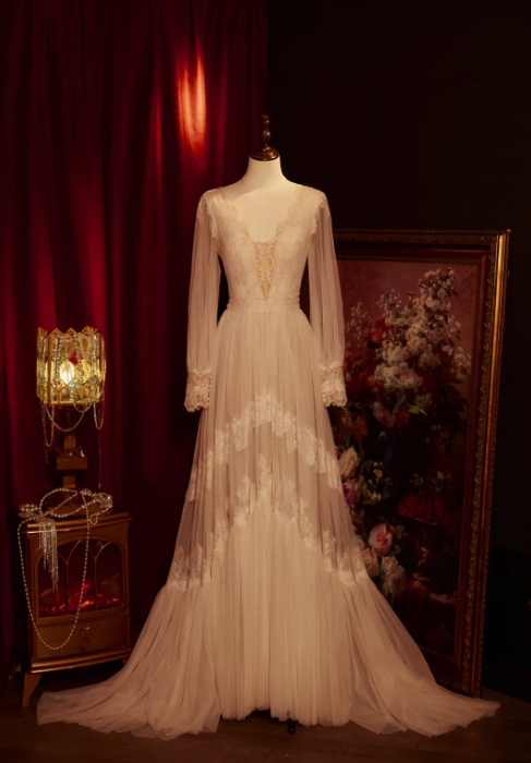 Ve Neck Ivory Lace Wedding Dress With Long Sleeves Elegant Wedding Gowns fg8598