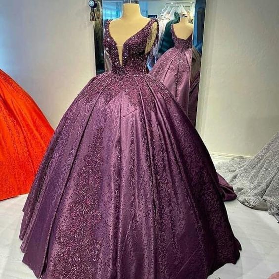 Elegant Ball Gown Quinceanera Prom dresses Applique Lace Sweet 16 Formal Dress      fg4070