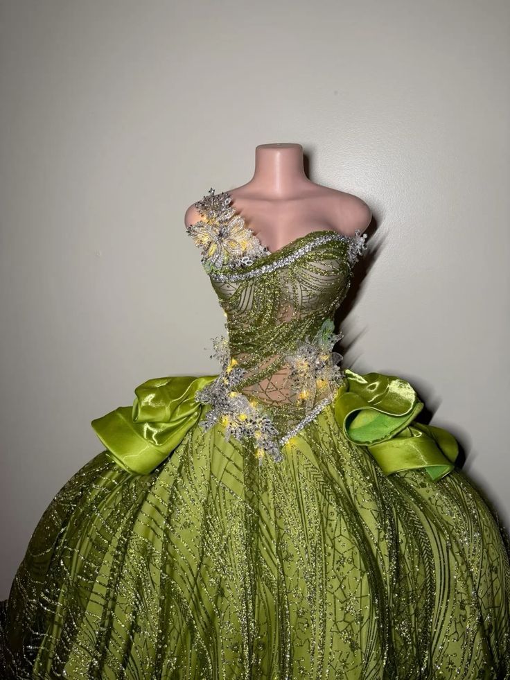 Sweetheart Ball Gown Green Long Prom Dresses Sparkly Rhinestone Tulle Green Sweet 16 Dress fg8536