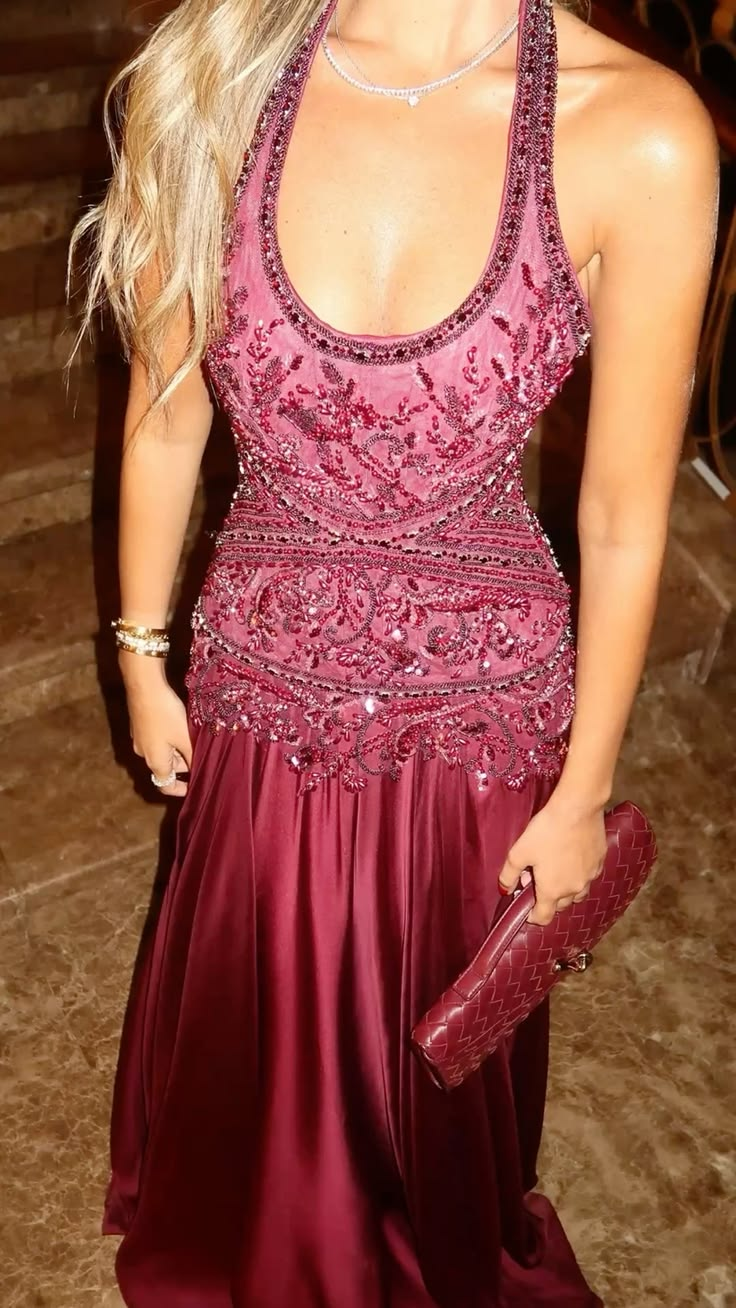 Neckholder-Ballkleid mit Perlenbesatz, langes Kleid zum 21. Geburtstag, Outfit fg8228