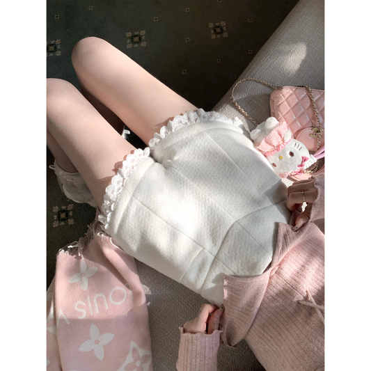 Lace-trimmed high-waisted wide-leg shorts  A64