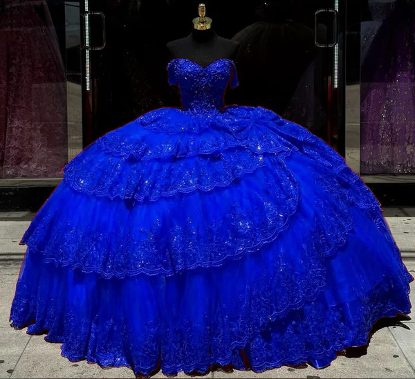 Luxuriöses rotes Quinceanera-Kleid mit Kristallperlen-Spitzenapplikationen Sweet 16 15 Ballkleid fg6302