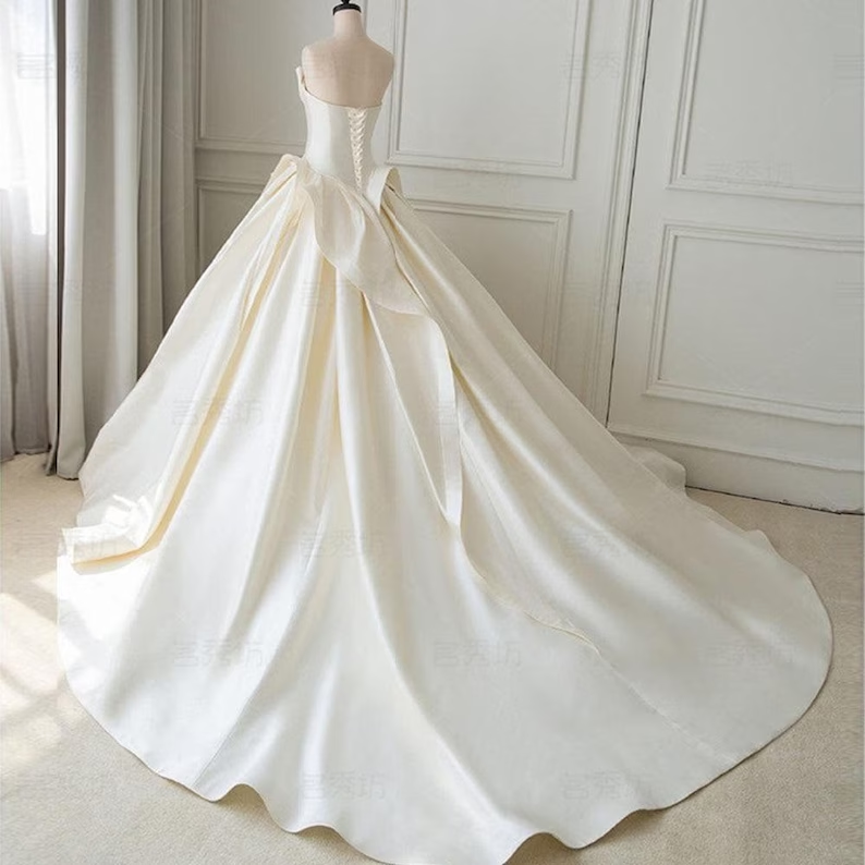 Ivory Wedding Dress, Satin Wedding Dress, Ball Gown Wedding Dresses   fg2572
